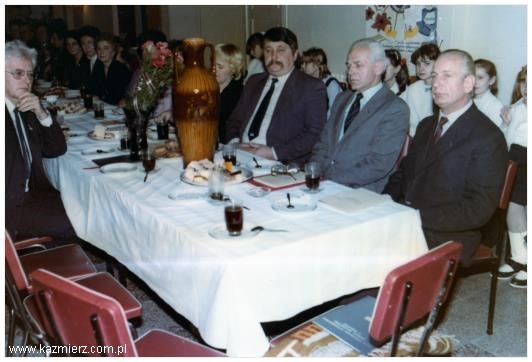 przedstawiciele władz politycznych i administracyjnych przedstawiciele władz politycznych i administracyjnych